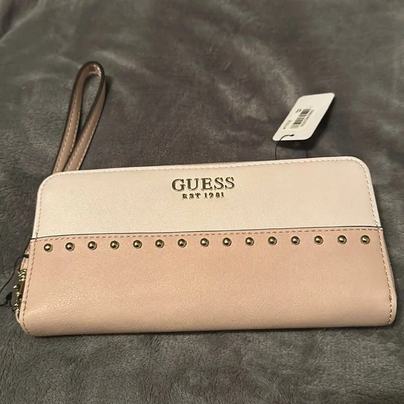 NWT Guess Wristlet Off White & Pink with Silver Studded Detail - Picture 1 of 4